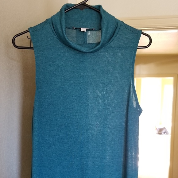 Sleeveless, Mock Neck Tunic EUC - Picture 1 of 5